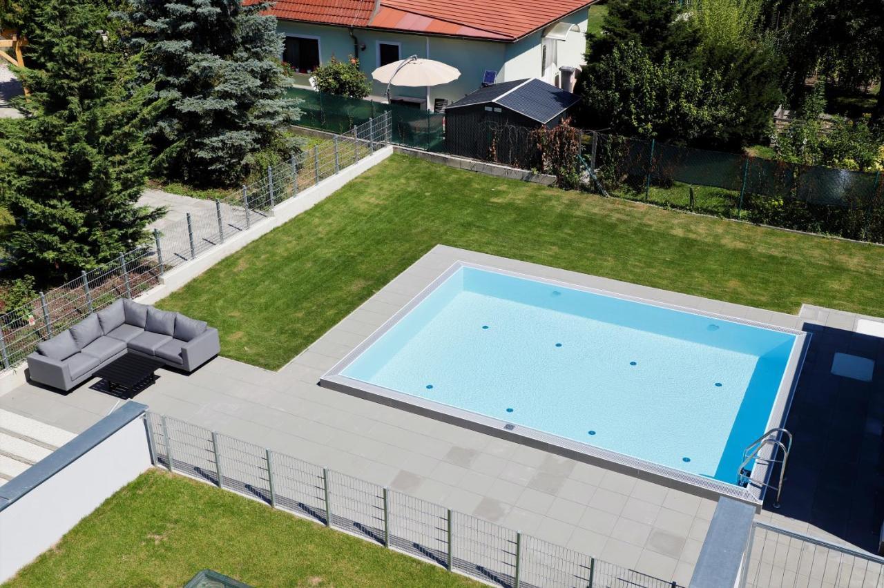 Rooftop Terrace, Free Garage Parking And Pool! Wien Eksteriør billede