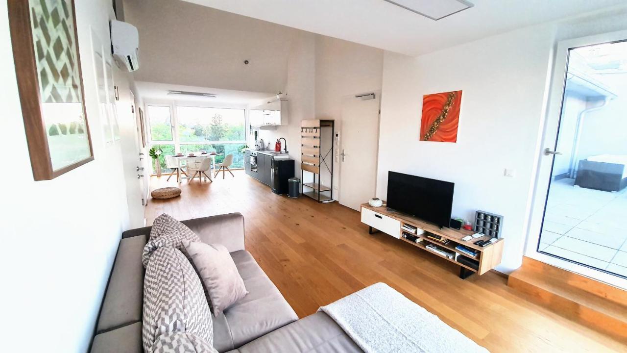 Rooftop Terrace, Free Garage Parking And Pool! Wien Eksteriør billede